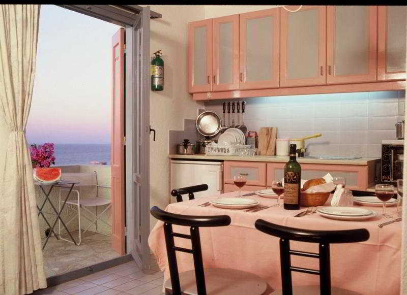 הרסוניסוס Galaxy Suites Boutique Resort מראה חיצוני תמונה